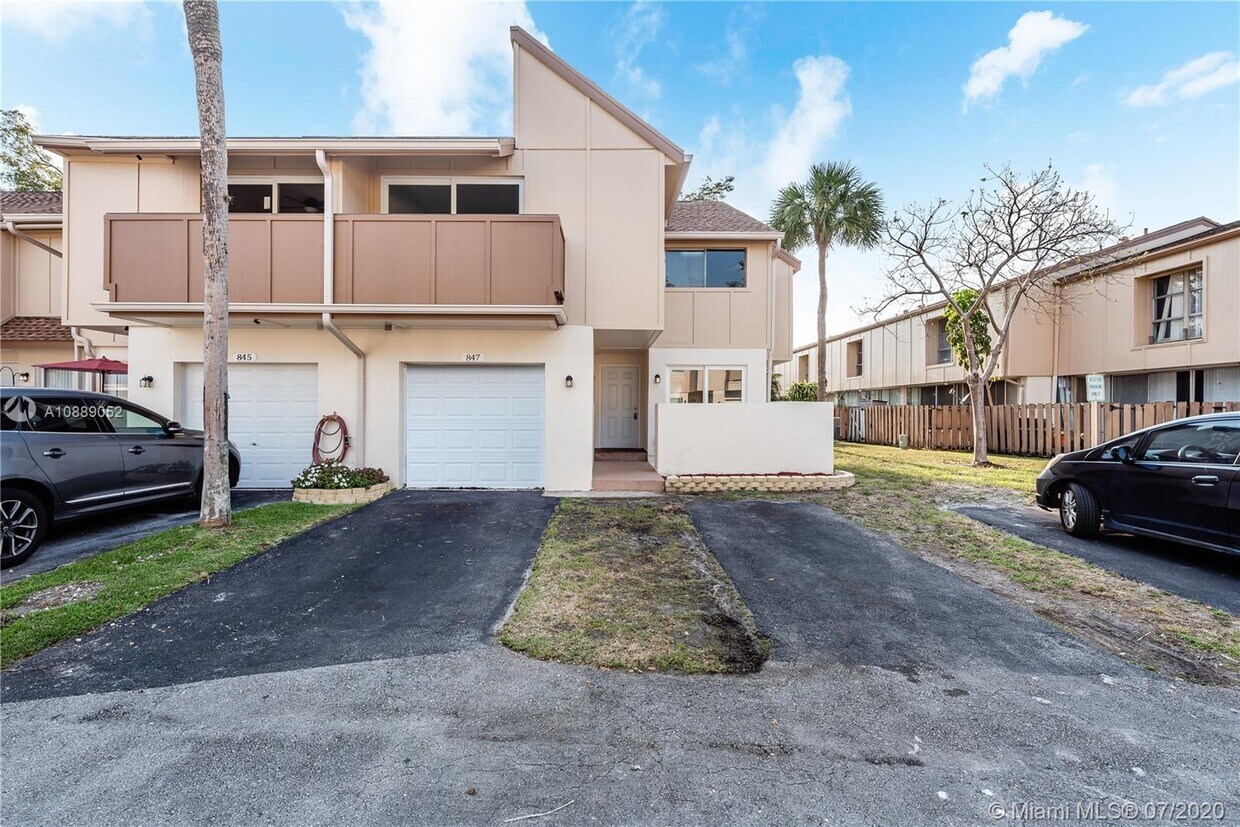 Primary Photo - 847 NW 81st Ter 1 Plantation Fl 33324