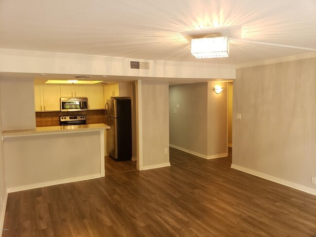 Building Photo - 7820 E Camelback Rd