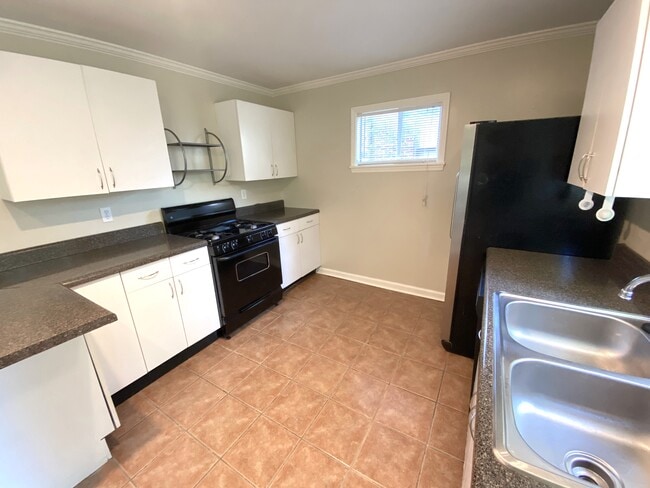 Kitchen - 132 N Rembert St