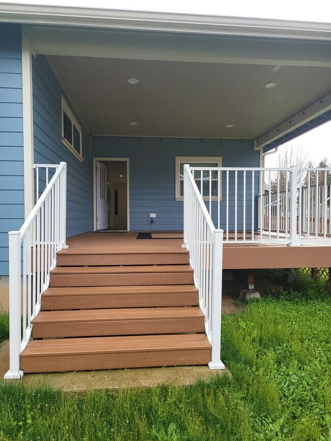Building Photo - Beautiful home in Napavine