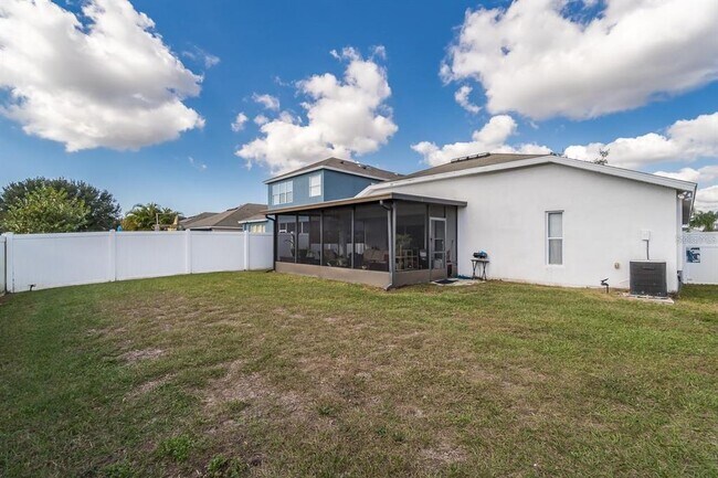 Foto del edificio - 11525 Misty Isle Ln