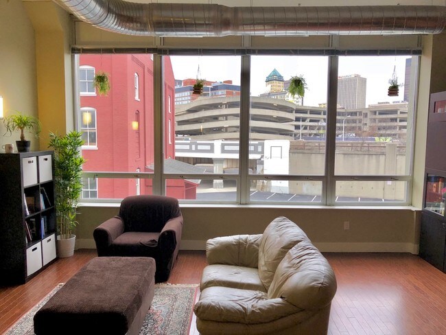 Foto del edificio - 207 E 6th St