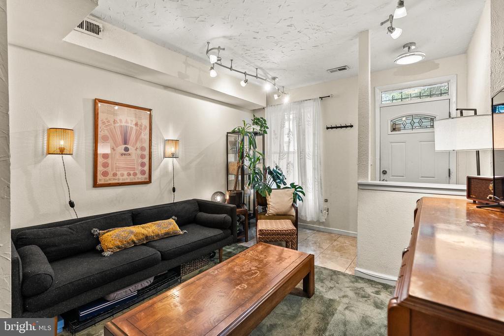 Foto principal - 1537 Marion St NW