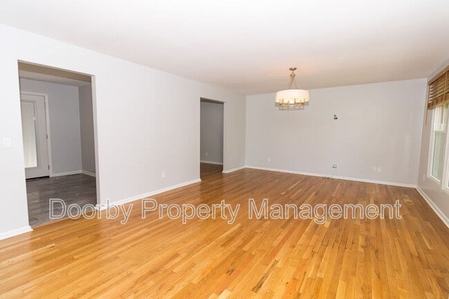 Foto del edificio - 1313 Timbercrest Ln