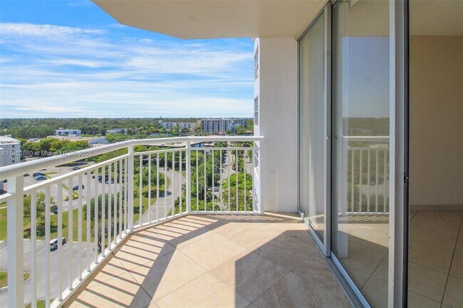Foto del edificio - 18011 Biscayne Blvd
