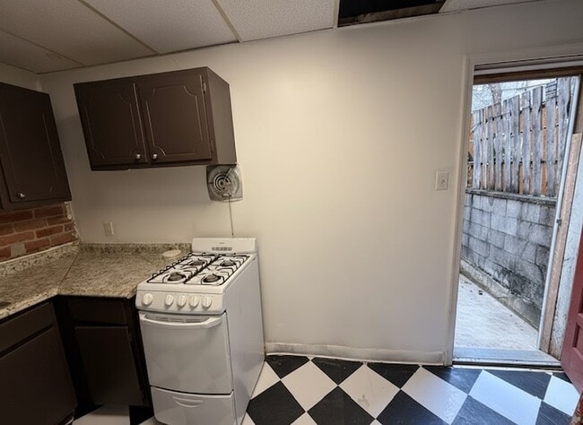 Photo - 612 Cross St Townhome