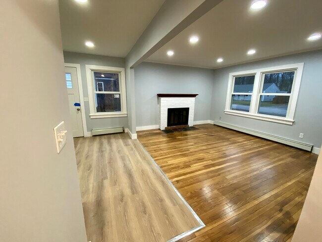 Building Photo - 52 Hayden Pky