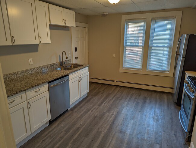 Kitchen Countertops - 64 Pleasant St