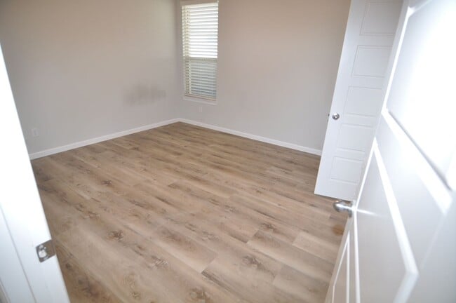 Building Photo - 2009 Eagle Blvd