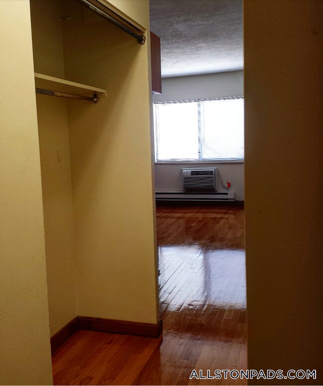 Foto del edificio - 1110 Commonwealth Ave