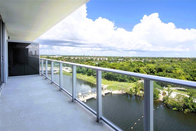 Foto del edificio - 16385 Biscayne Blvd