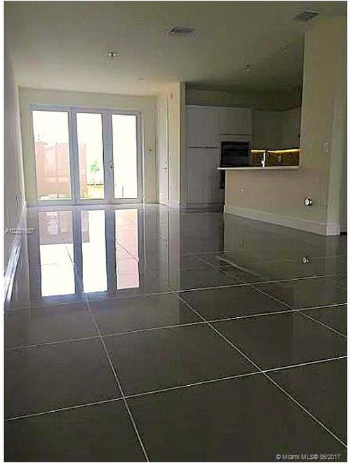 Foto del edificio - 10468 NW 66th St