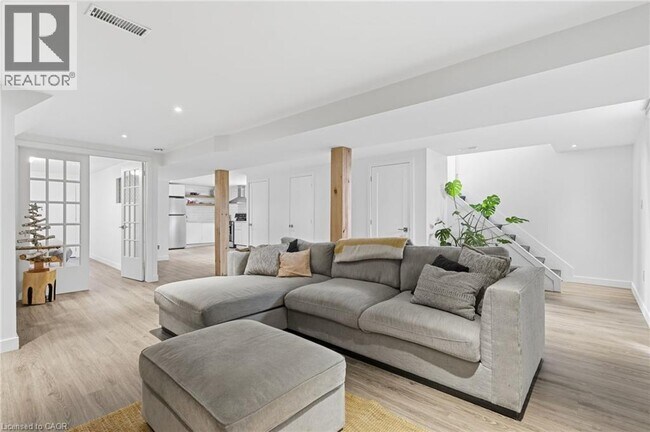 Building Photo - 2112 Amesbury Crescent