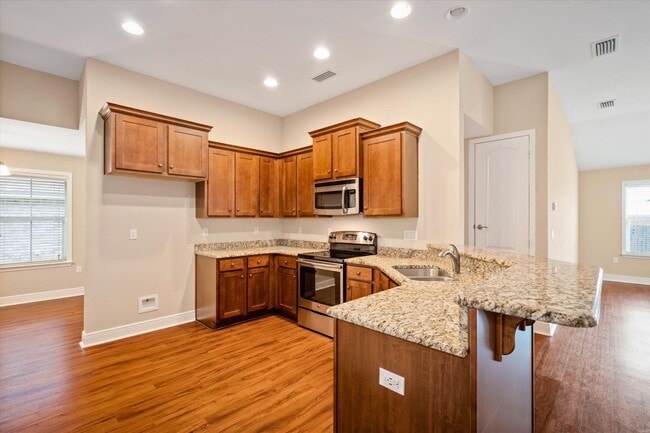 Building Photo - WEST FAIRHOPE IN HUNTINGTON WOODS