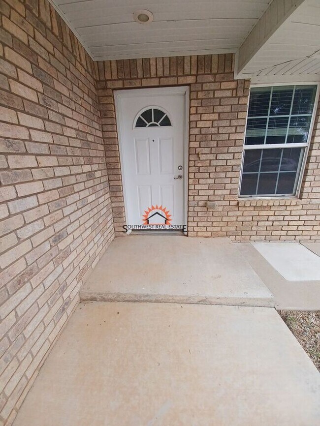 Building Photo - Cozy 2 bedrooms 2 bathroom duplex.