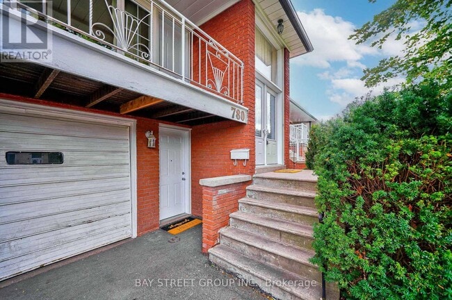 Building Photo - 780 Greenore Rd