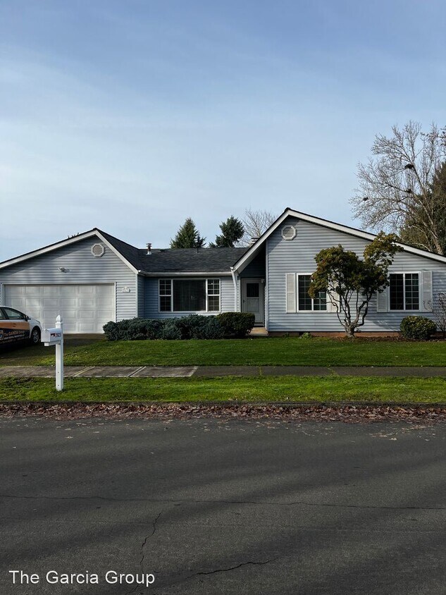 Primary Photo - 3 br, 2 bath House - 29625 SW Courtside Dr