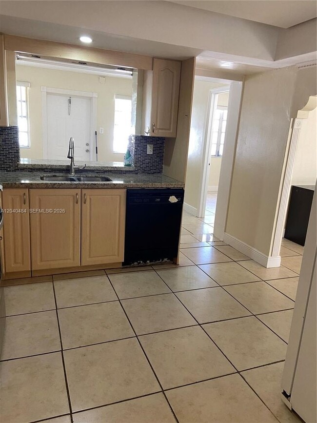 Photo - 800 NW 76th Ave House