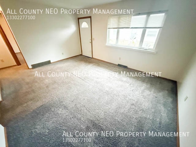 Foto del edificio - 1319 Sparhawk Ave