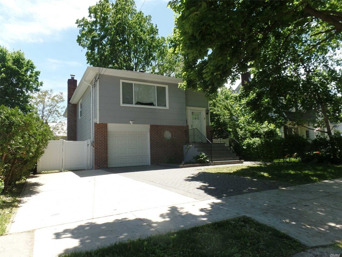 Primary Photo - 11 Morris Ave