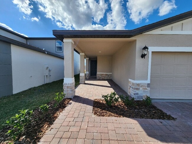 Building Photo - 4-Bedroom, 2-Bathroom in Villamar/Winter Haven ***MOVE-IN SPECIAL/50% OFF 2ND MONTH***