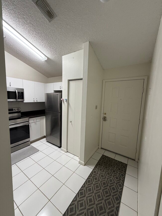 Foto del edificio - 15215 Amberly Dr