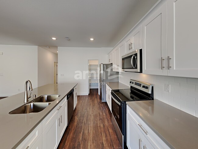 Building Photo - 4844 Blushing Star St