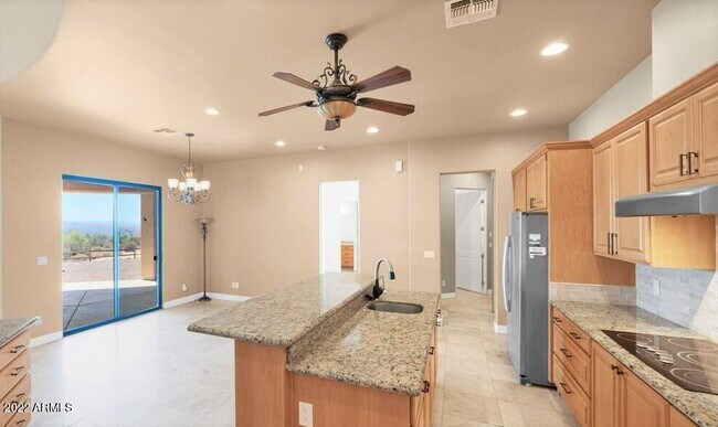 Foto del edificio - 16736 E Gloria Ln