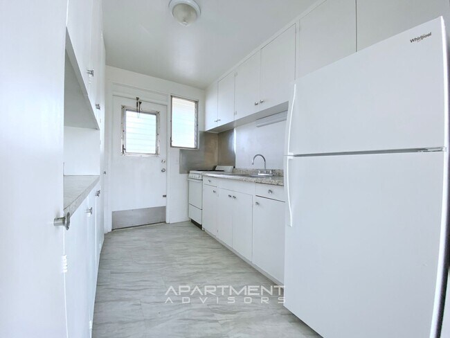 Building Photo - $500 MOVE IN SPECIAL! 2BD / 1BA / 1 PRK! C...