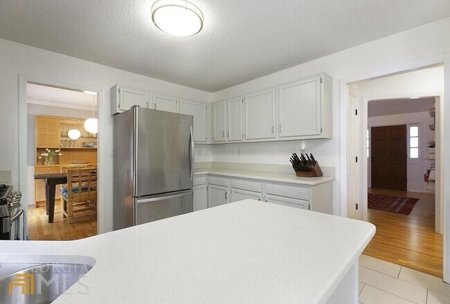 Building Photo - 210 Spring Forest Way
