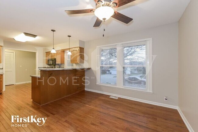 Building Photo - 207 W Heritage Dr