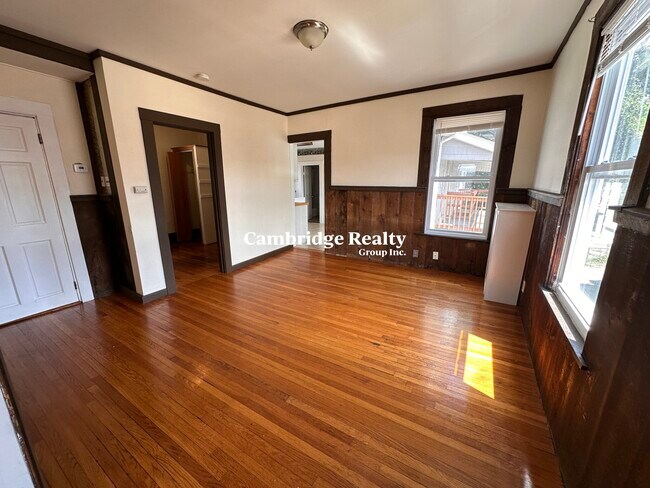 Building Photo - 547 Broadway