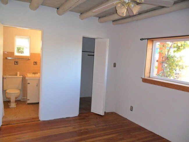 Building Photo - 1616 Griegos Rd NW