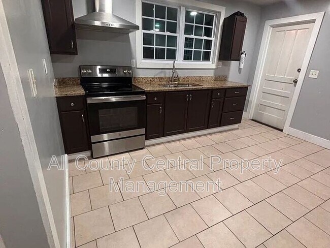 Foto del edificio - 1811 Courtney Ave