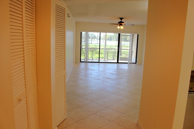 Building Photo - 2900 SW 22nd Cir