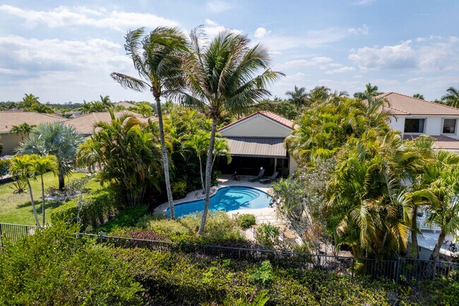 Foto del edificio - 6700 Fox Hollow Dr