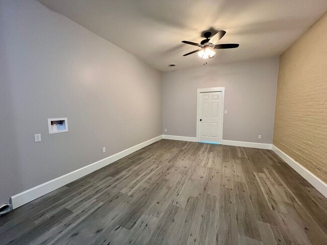 Foto del edificio - BRAND NEW! 2 Bedroom/1 Bathroom Unit For Lease in Delavan, Illinois
