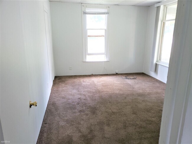 Building Photo - 4 br, 1 bath House - 715 Pearl St