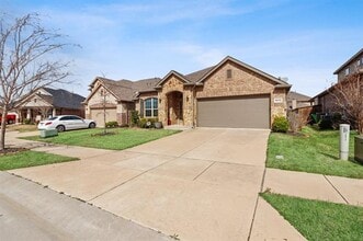 Building Photo - 16609 Lincoln Park Ln