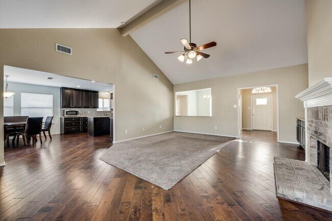 Building Photo - 2914 Post Oak Ln