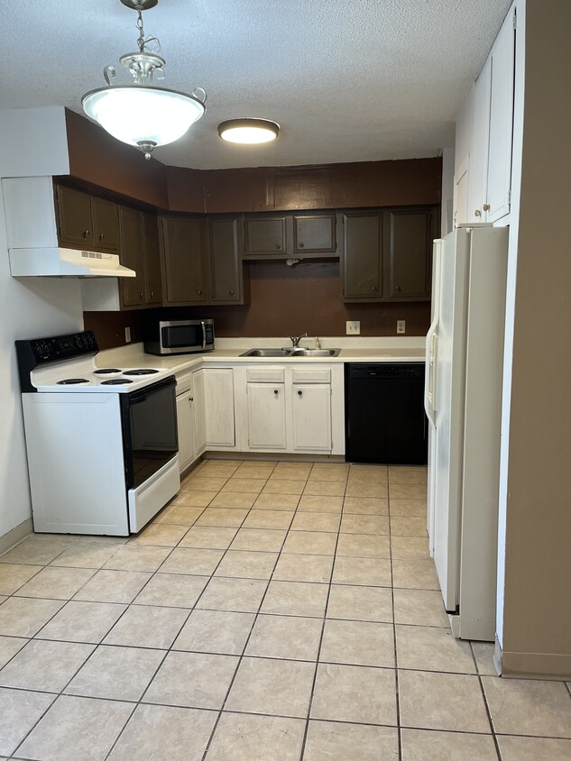 Building Photo - 911 40th St NW