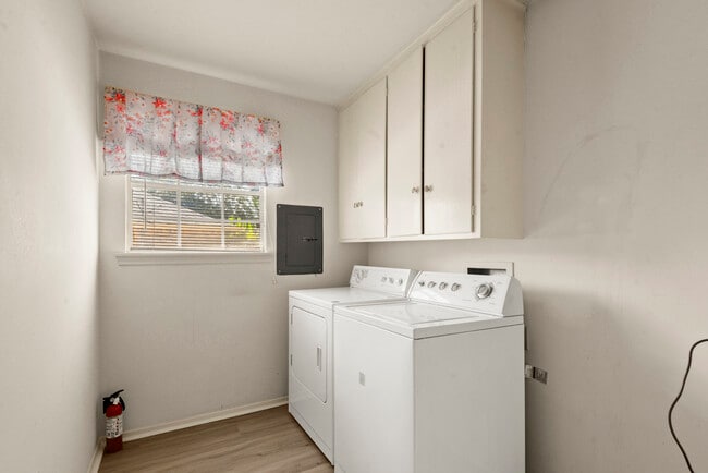 Building Photo - 5240 Heritage Dr