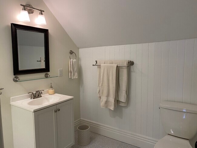 Bathroom. - 685 Lafayette Ave