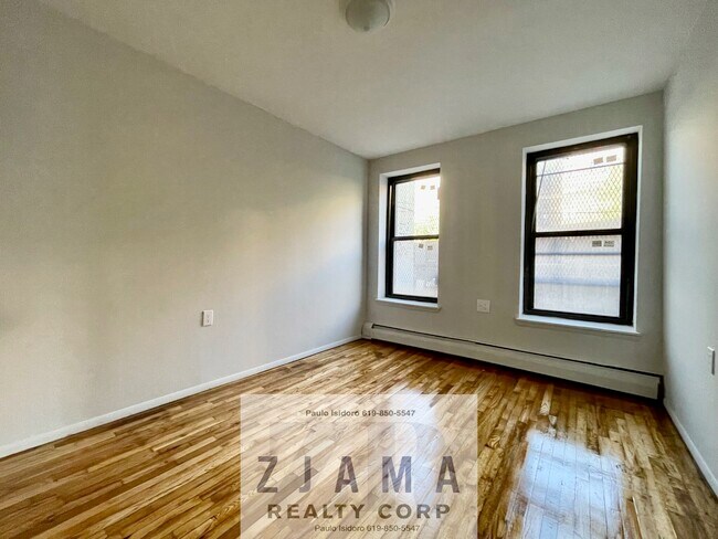 Building Photo - 136 St Pauls Pl