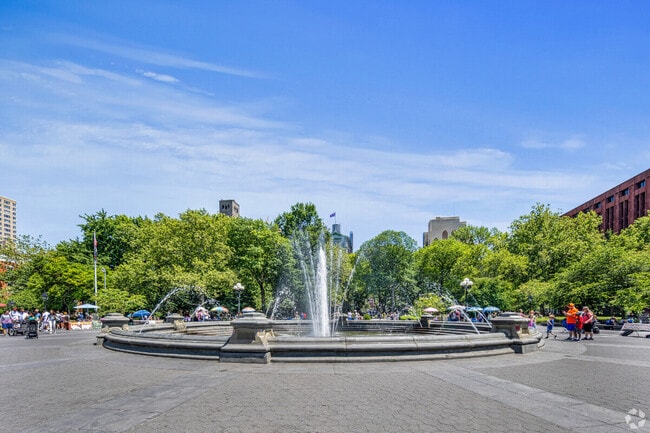Fountain in Washington Square Park
