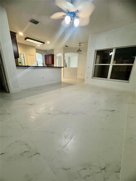 Foto del edificio - 3556 Forest Park Dr