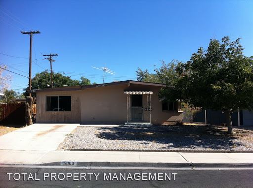 Foto principal - 3 br, 2 bath House - 5000 Carmen Blvd