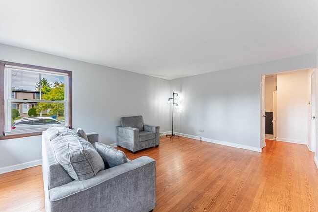 Building Photo - 5936 W 97th St