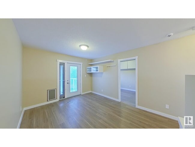 Building Photo - 153 Kiniski Crescent NW