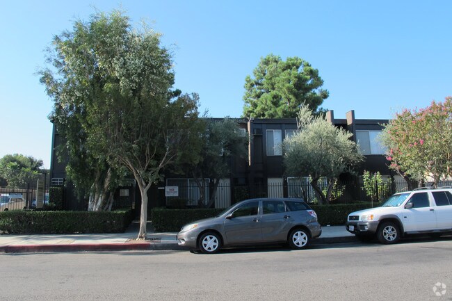 Foto del edificio - 18552-18554 Collins St